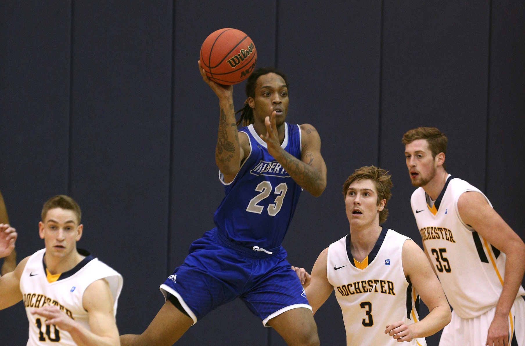 Men’s Basketball Falls to Rochester (N.Y.) in NCAA Opening Round