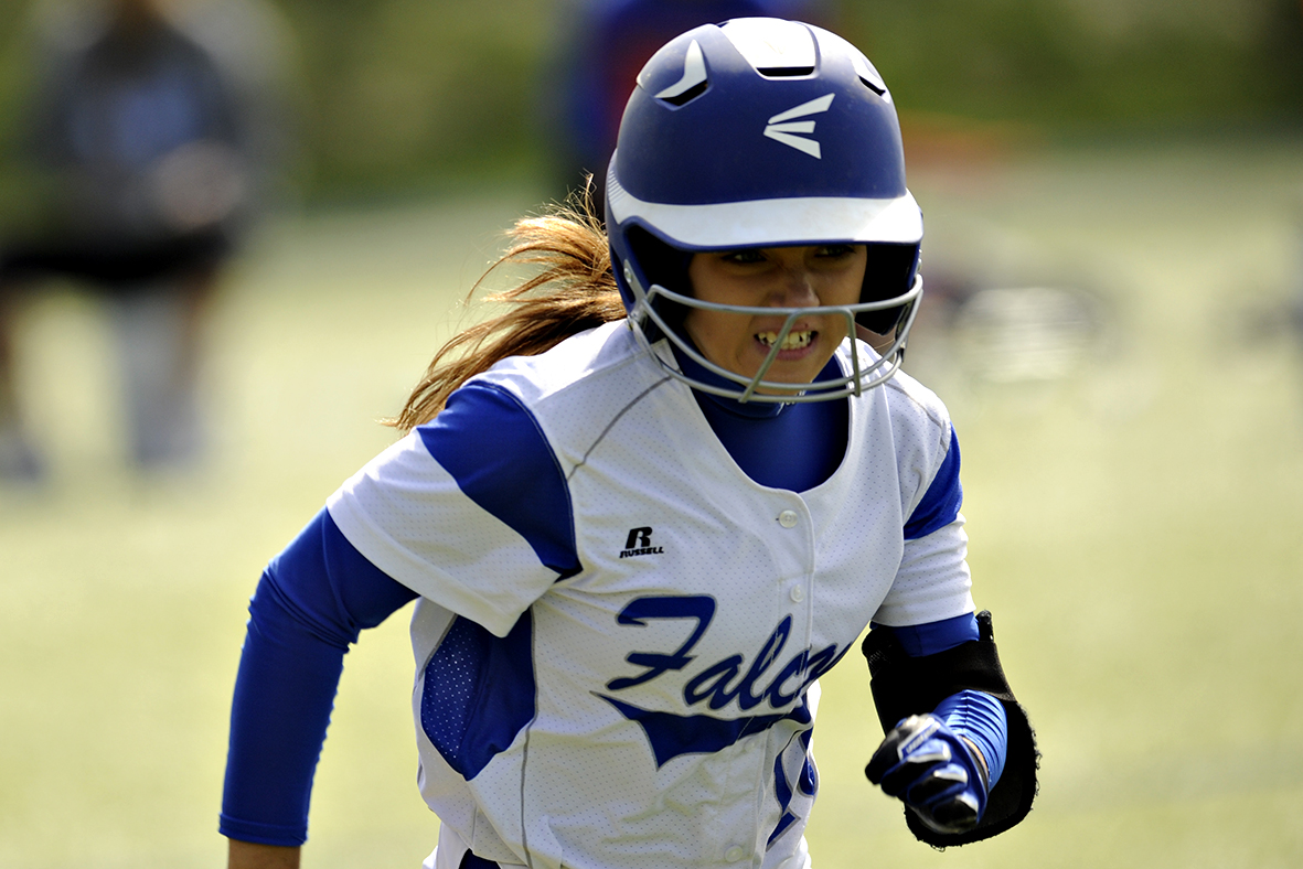 Softball Splits a Pair of Non-Conference Games to Bay Path and Pikeville