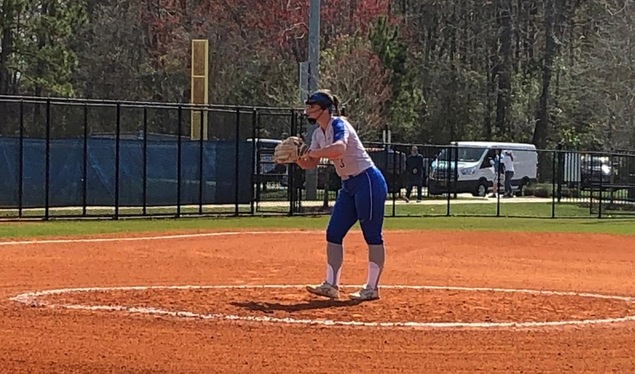 Softball Goes 2-1 to Continue Spring Break Trip