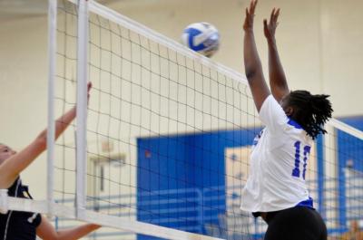 Women's Volleyball Falls to Rivier 3-0