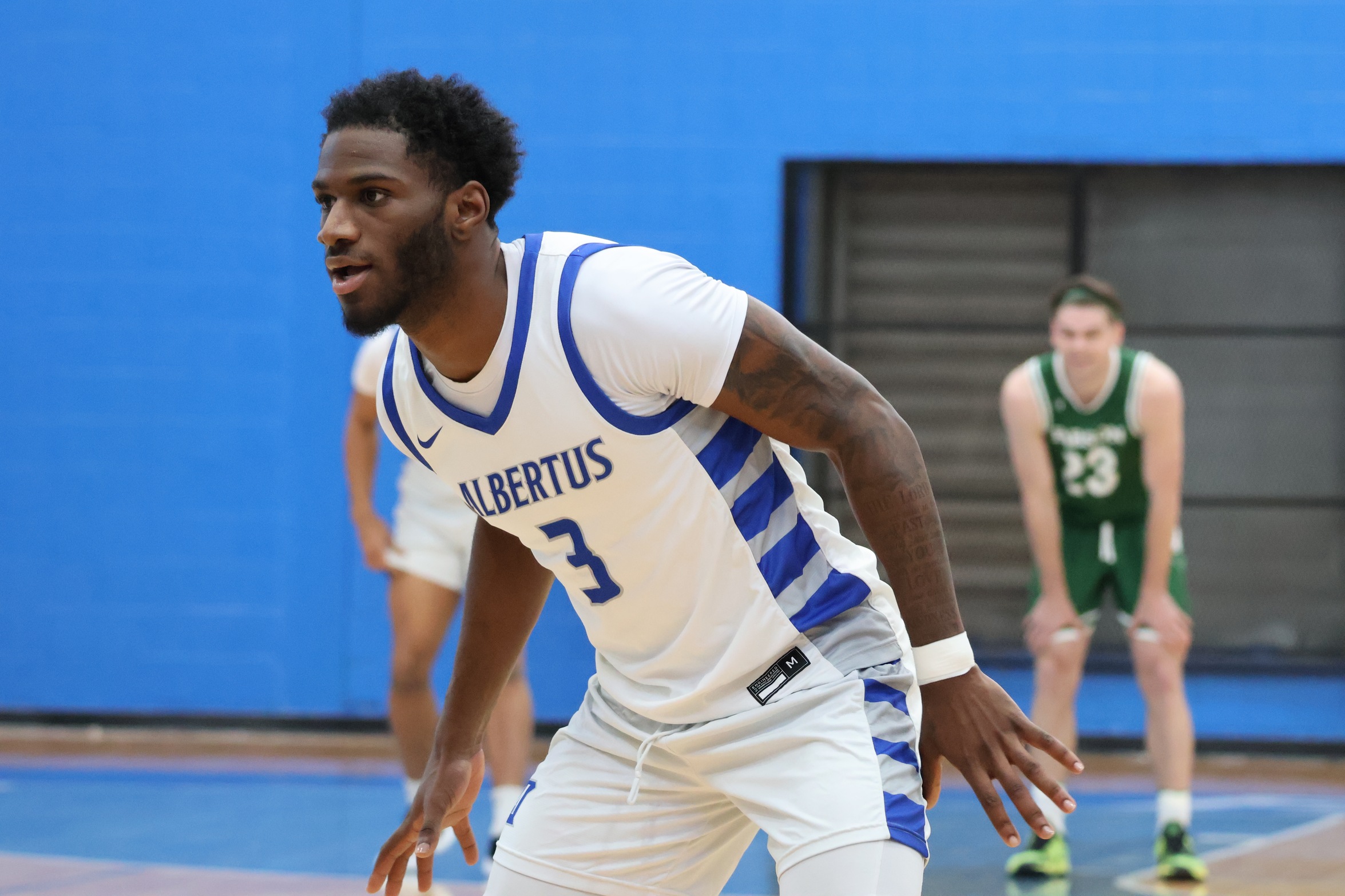 Men's Basketball Remains Undefeated In GNAC, Top JWU