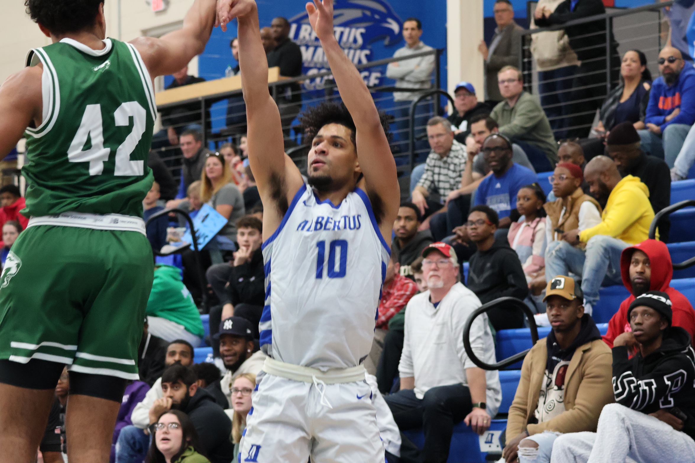 Four Starters Score In Double Figures As Men's Basketball Opens Season With Tough Win Over Babson
