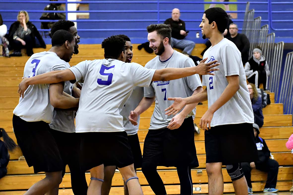 Men's Volleyball Loses to Emerson and No. 6 Wentworth