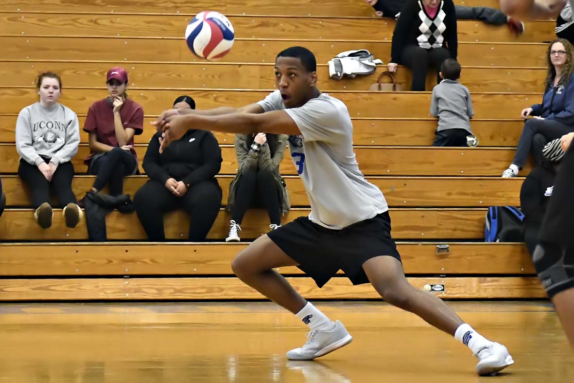Men's Volleyball Falls in Straight Sets to CCNY