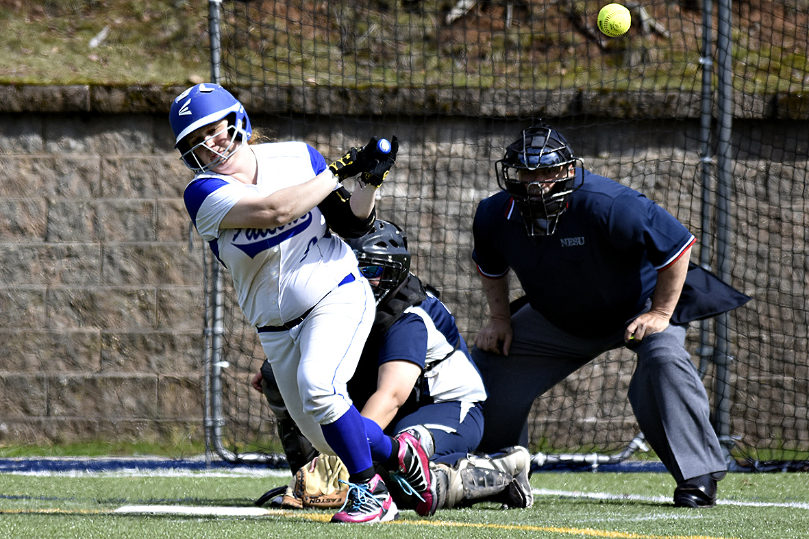 Fortier and Castillo Leads Softball in Doubleheader Sweep at Emmanuel