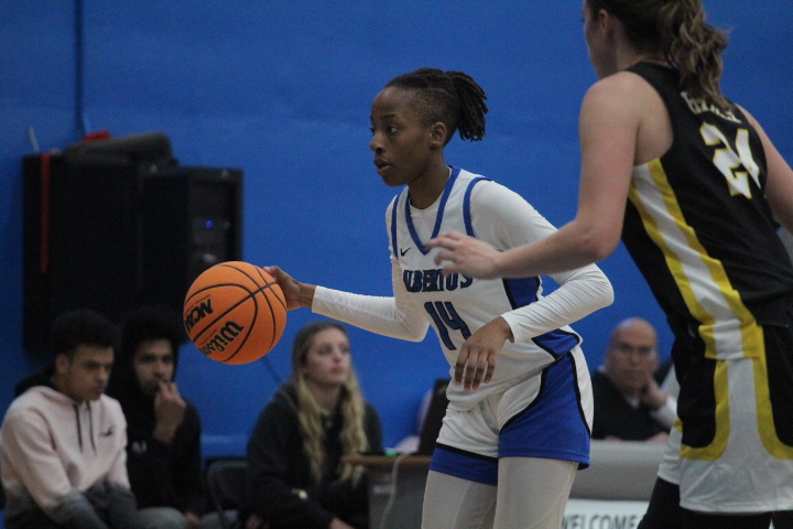 Late Rally Falls Just Short As Women's Basketball Drops Opener To Framingham State