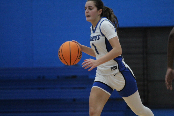 Late Rally Falls Just Short In Women's Basketball Loss To Amherst