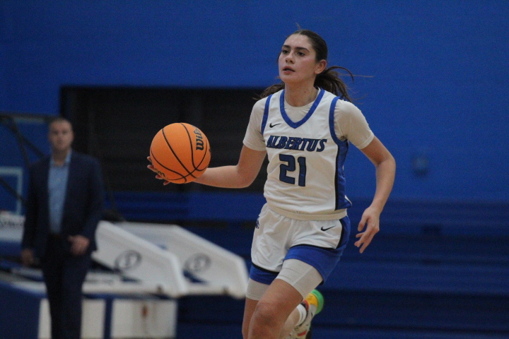 Rivera's Monster Double-Double And Big Third Quarter Propels Women's Basketball Win Over Conn. College