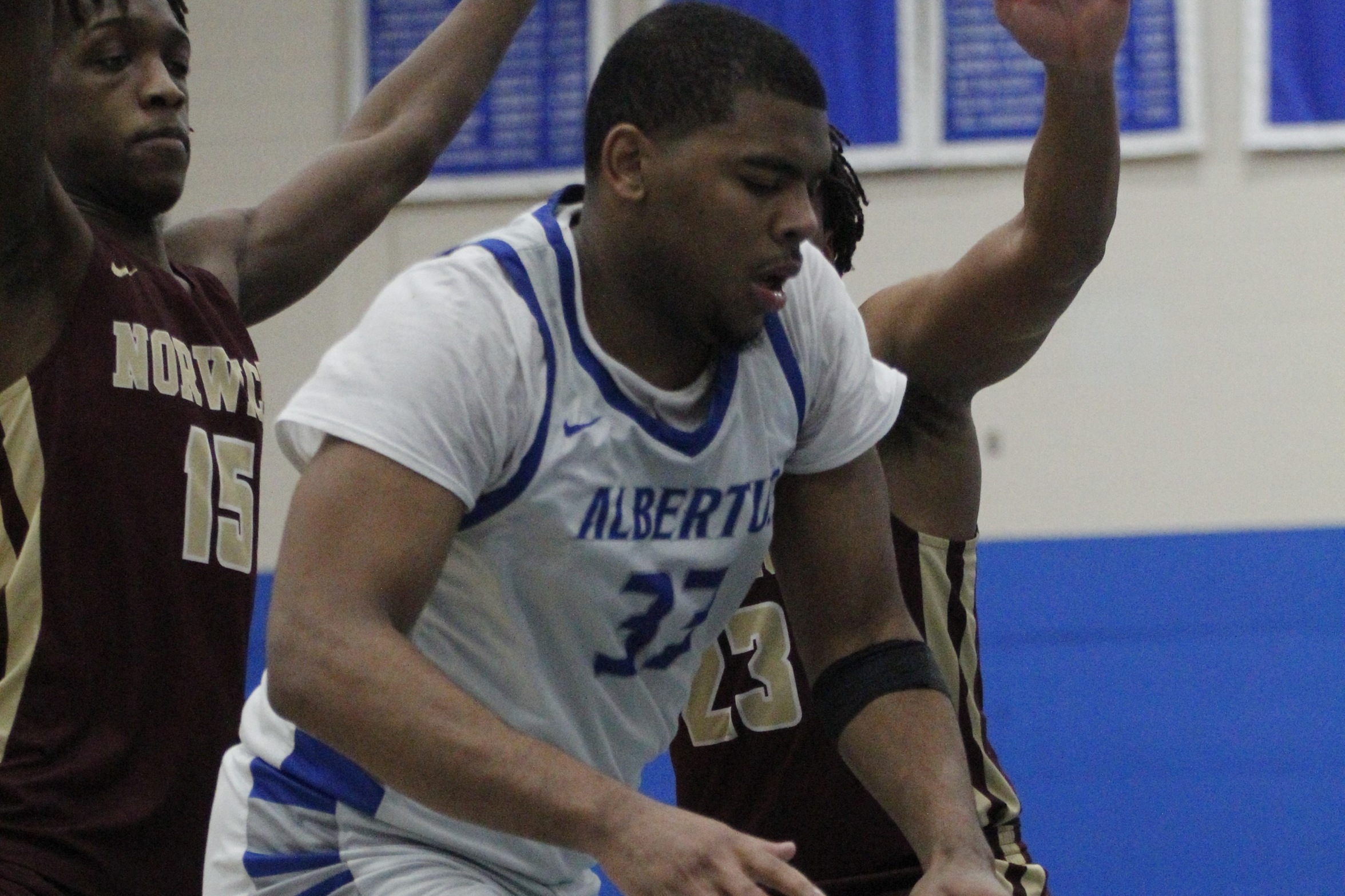 Men's Basketball Dominates Norwich From Start To Finish For Eighth Straight Win