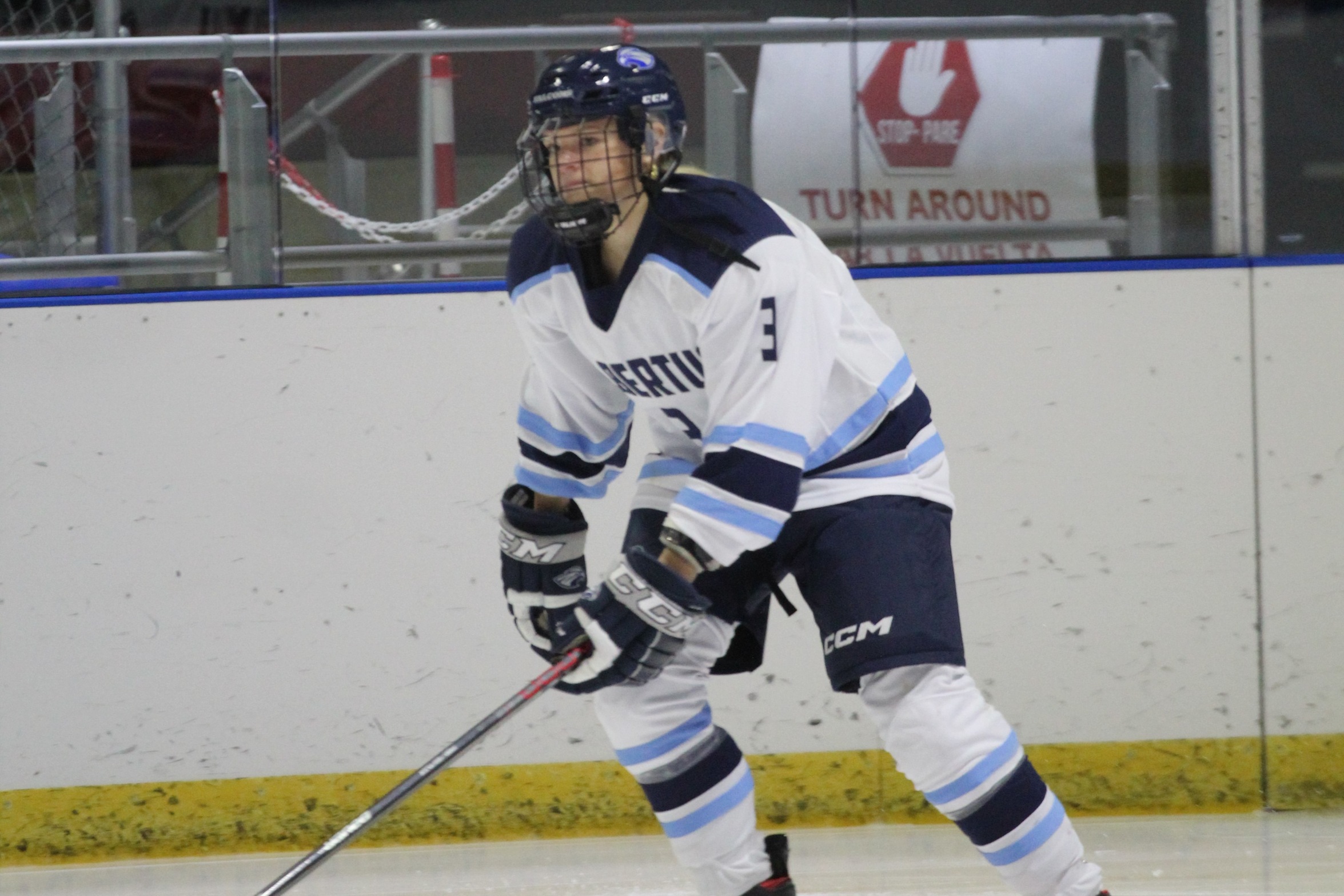 Women's Ice Hockey Beats King's College For Second Straight Night