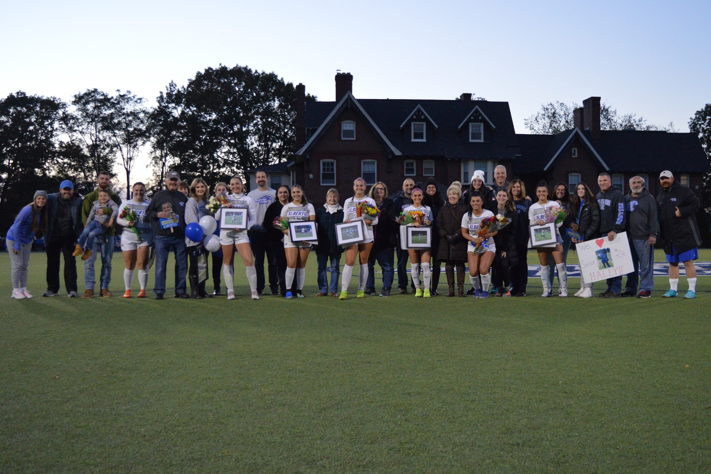 Women's Soccer Shines on Senior Night with 1-0 Victory over Simmons